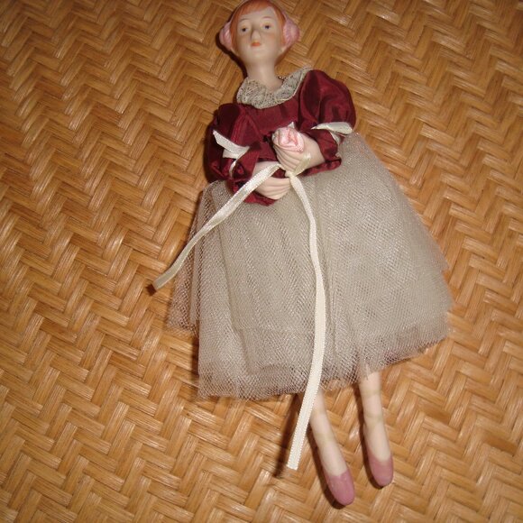 Vintage Porcelain Ballerina Ornament Figurine with Tulle Skirt - Picture 1 of 7